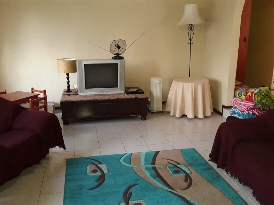 To Let 4 Bedroom Property for Rent in Helderkruin Gauteng