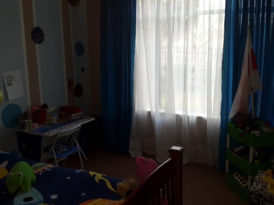 To Let 4 Bedroom Property for Rent in Helderkruin Gauteng