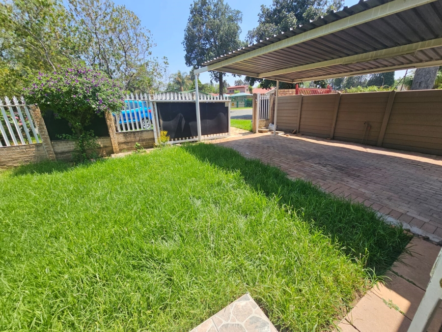 2 Bedroom Property for Sale in Brackendowns Gauteng