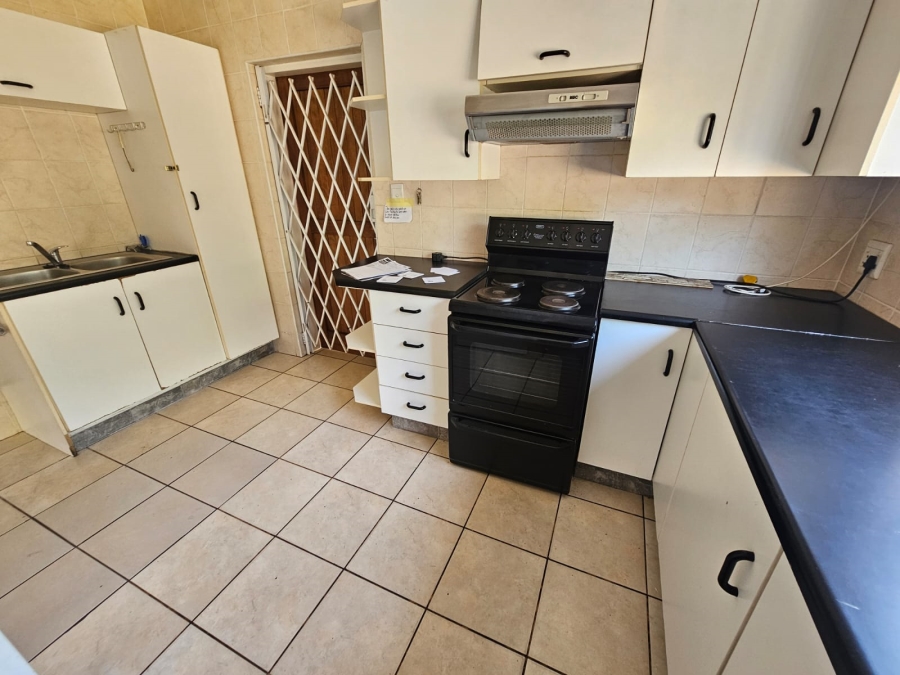 2 Bedroom Property for Sale in Brackendowns Gauteng