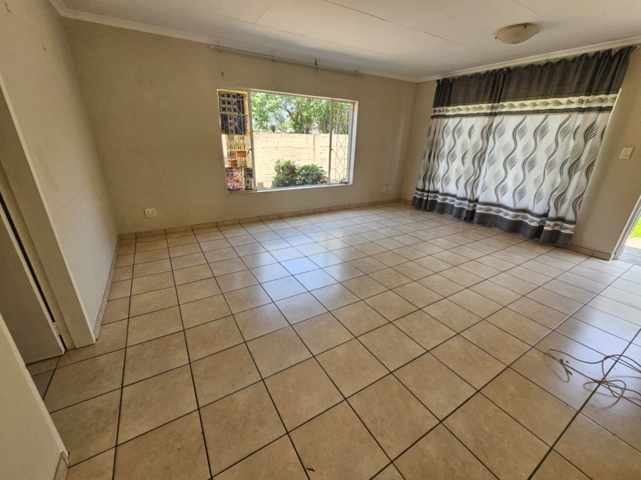 2 Bedroom Property for Sale in Brackendowns Gauteng