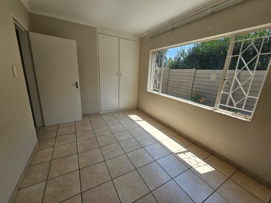 2 Bedroom Property for Sale in Brackendowns Gauteng