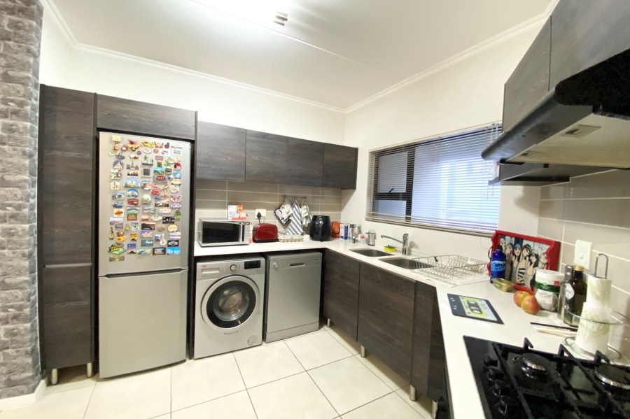 To Let 3 Bedroom Property for Rent in Greenstone Hill Gauteng