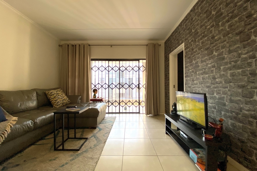 To Let 3 Bedroom Property for Rent in Greenstone Hill Gauteng
