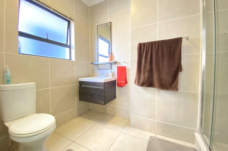 To Let 3 Bedroom Property for Rent in Greenstone Hill Gauteng