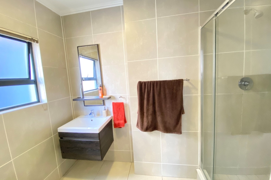 To Let 3 Bedroom Property for Rent in Greenstone Hill Gauteng