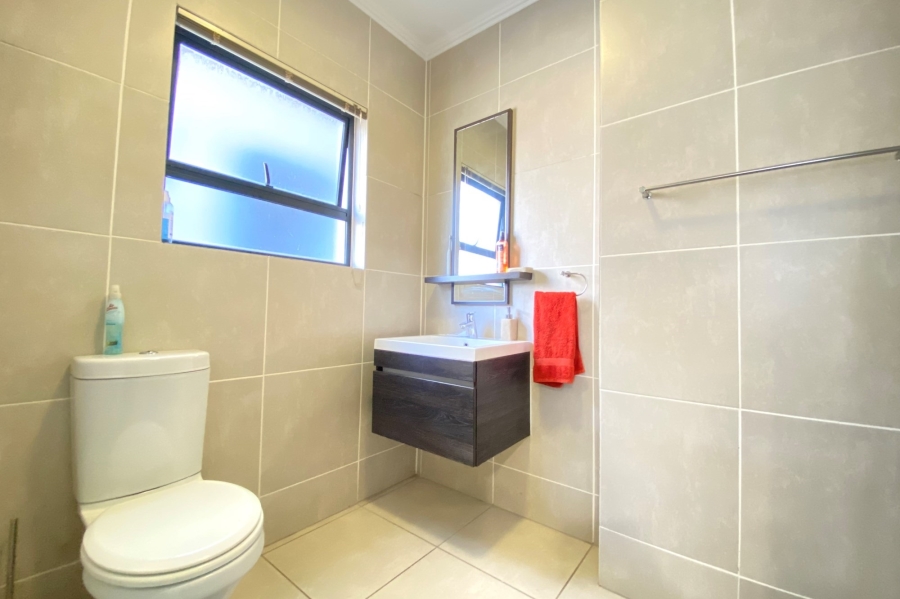 To Let 3 Bedroom Property for Rent in Greenstone Hill Gauteng