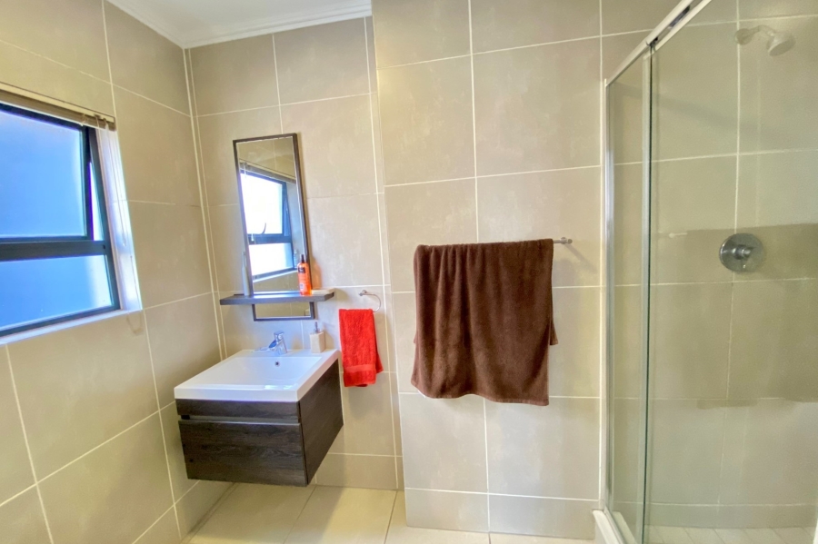 To Let 3 Bedroom Property for Rent in Greenstone Hill Gauteng