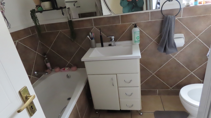 2 Bedroom Property for Sale in Sunninghill Gauteng