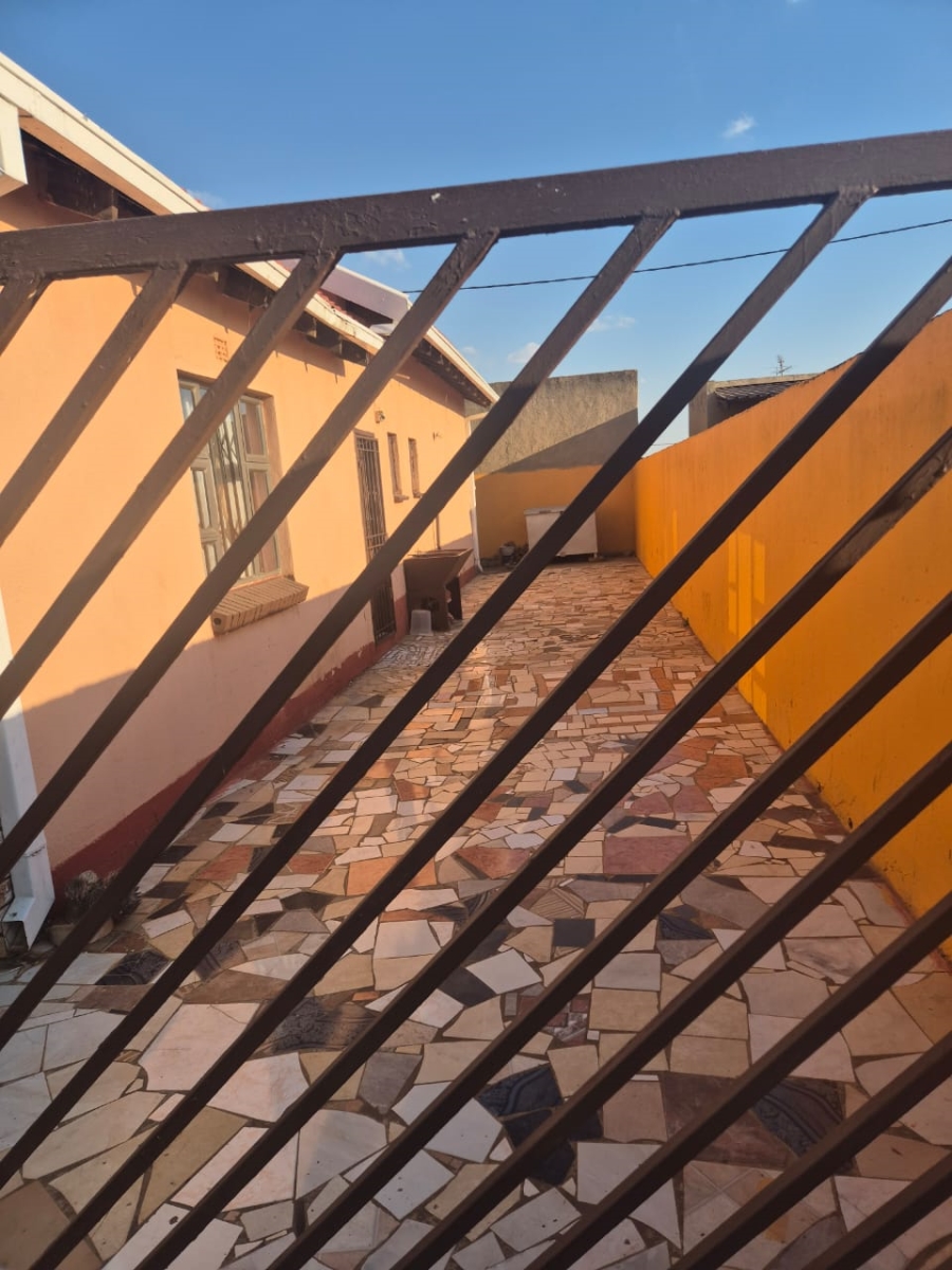 2 Bedroom Property for Sale in Palm Springs Gauteng
