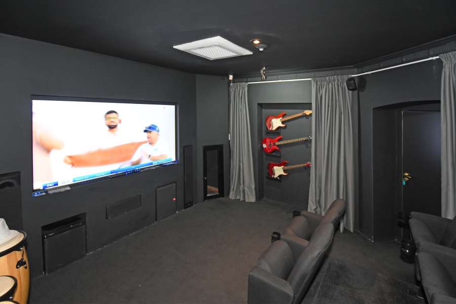 5 Bedroom Property for Sale in Bryanston Gauteng