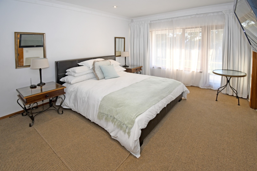 5 Bedroom Property for Sale in Bryanston Gauteng