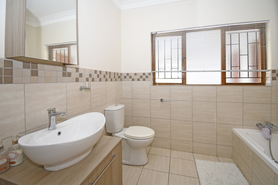 5 Bedroom Property for Sale in Bryanston Gauteng