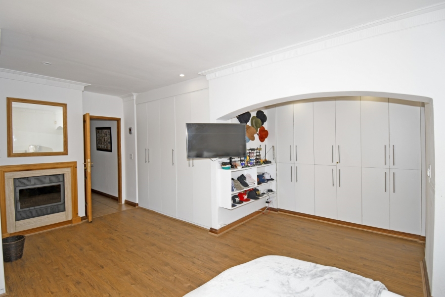 5 Bedroom Property for Sale in Bryanston Gauteng