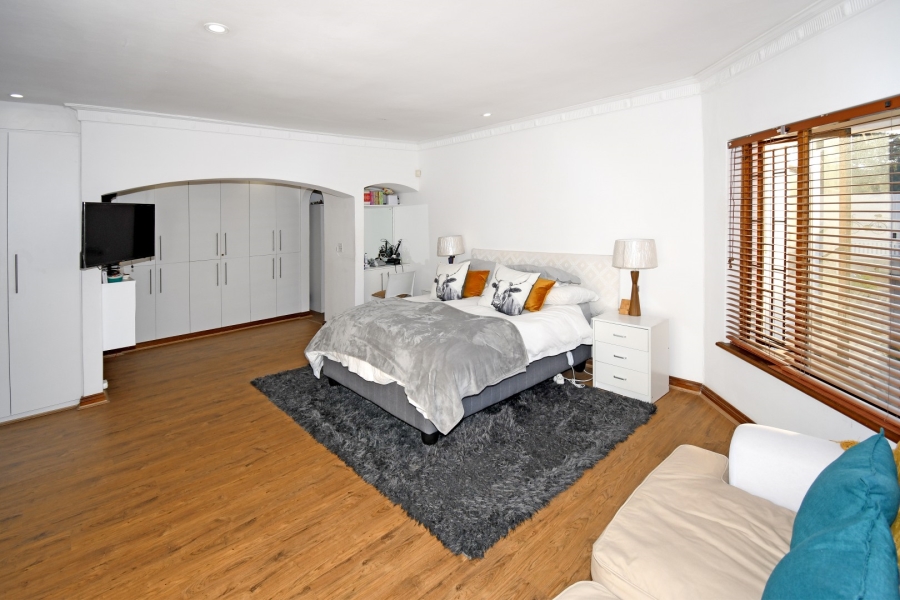 5 Bedroom Property for Sale in Bryanston Gauteng
