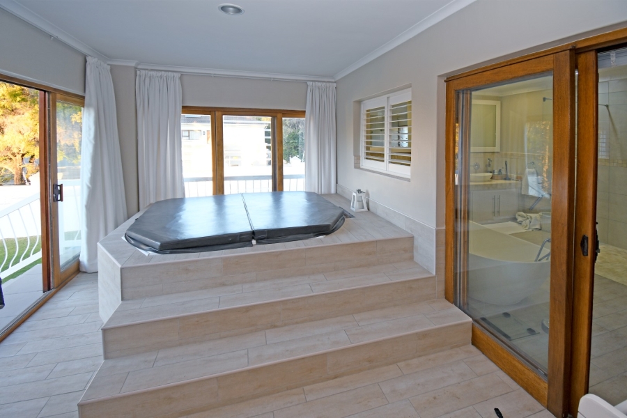5 Bedroom Property for Sale in Bryanston Gauteng
