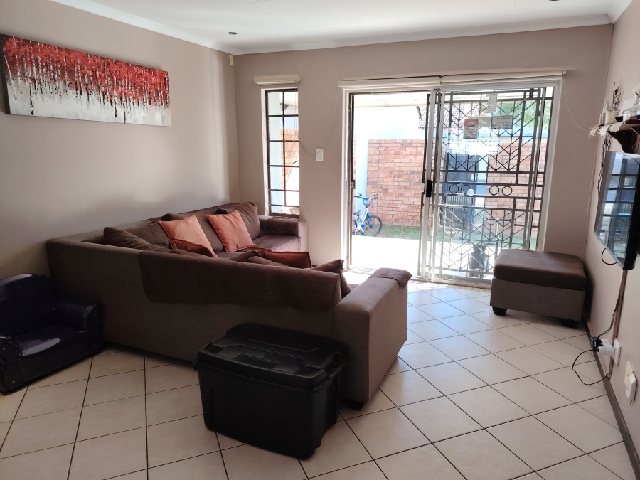 3 Bedroom Property for Sale in Monavoni Gauteng