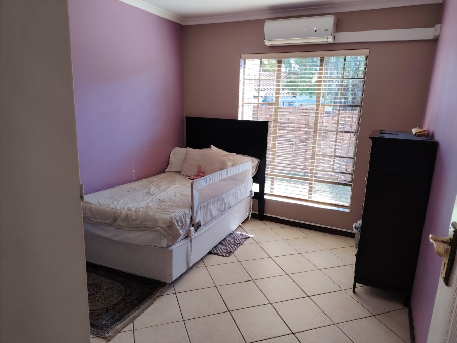 3 Bedroom Property for Sale in Monavoni Gauteng