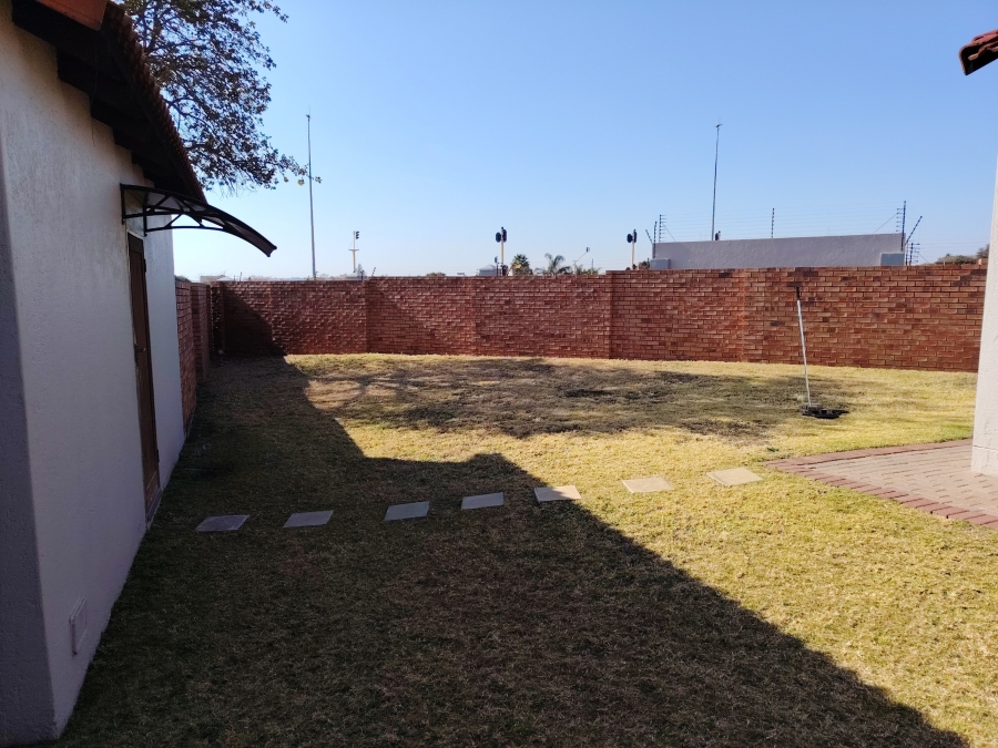 3 Bedroom Property for Sale in Monavoni Gauteng