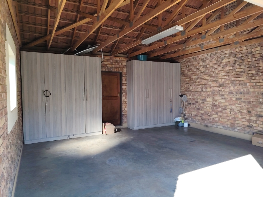 3 Bedroom Property for Sale in Monavoni Gauteng