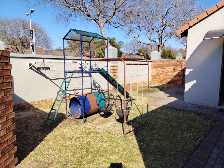 3 Bedroom Property for Sale in Monavoni Gauteng