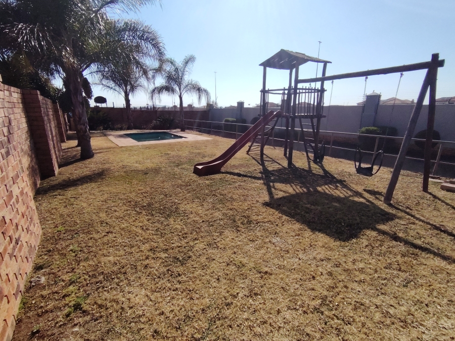 3 Bedroom Property for Sale in Monavoni Gauteng