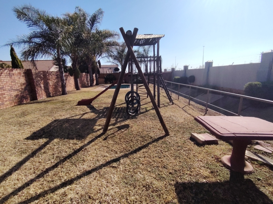 3 Bedroom Property for Sale in Monavoni Gauteng
