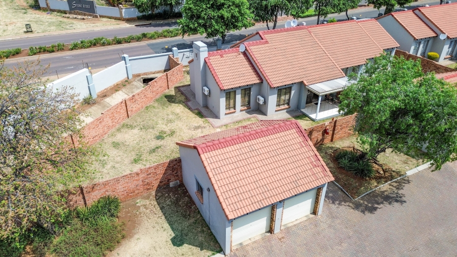 3 Bedroom Property for Sale in Monavoni Gauteng