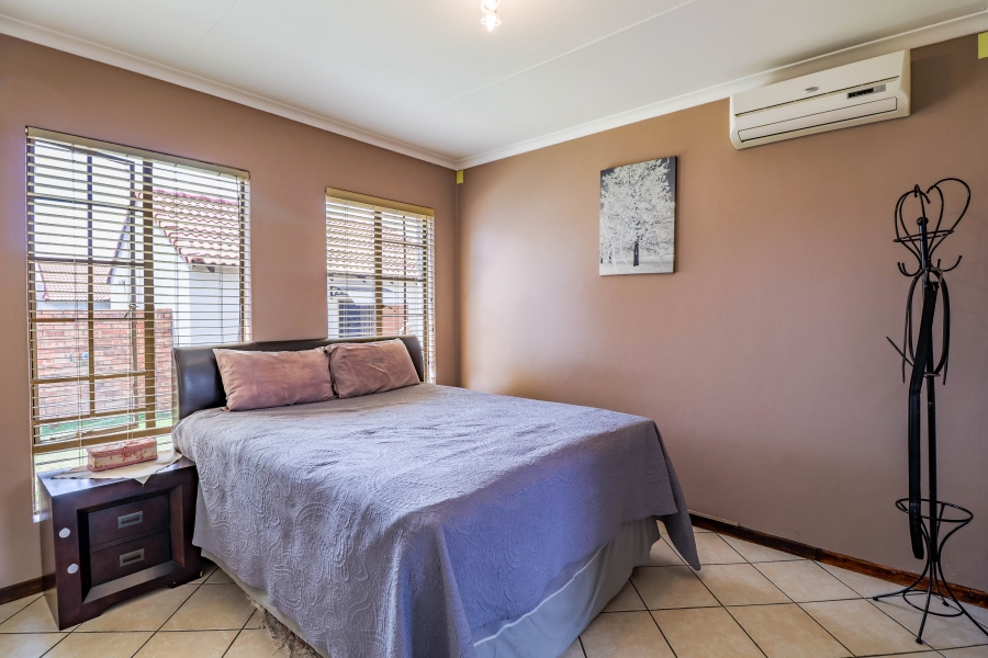 3 Bedroom Property for Sale in Monavoni Gauteng