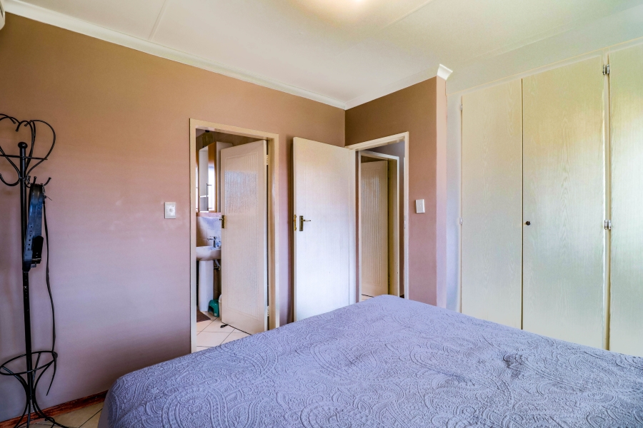 3 Bedroom Property for Sale in Monavoni Gauteng