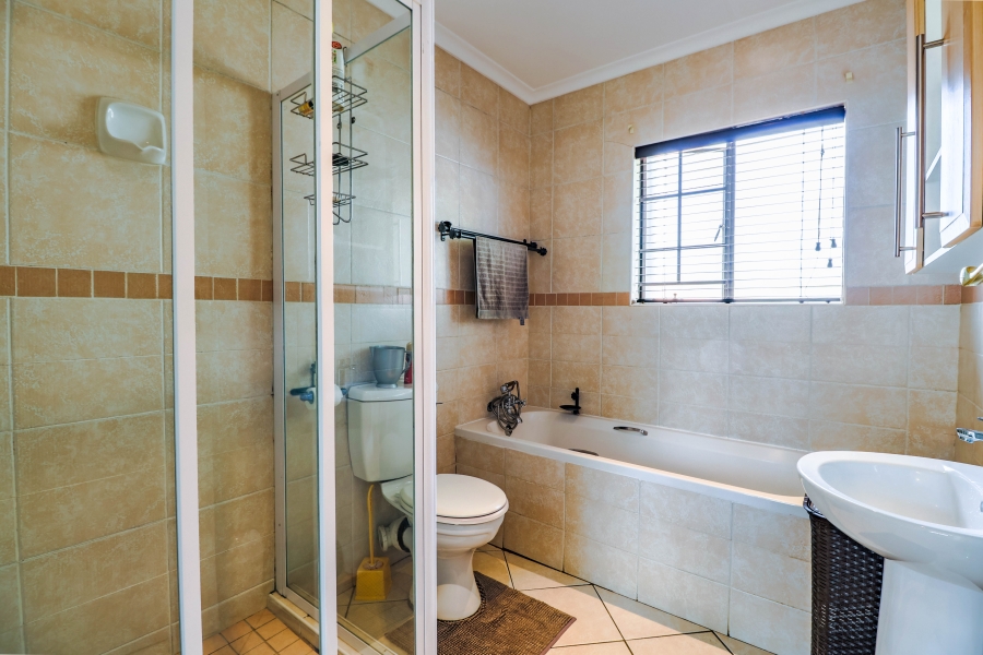 3 Bedroom Property for Sale in Monavoni Gauteng