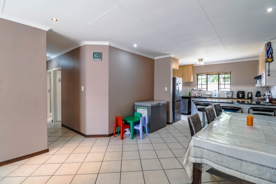 3 Bedroom Property for Sale in Monavoni Gauteng