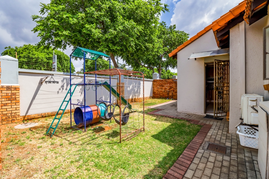 3 Bedroom Property for Sale in Monavoni Gauteng