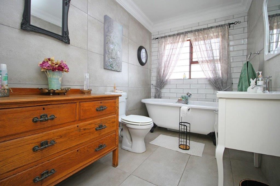 3 Bedroom Property for Sale in Dowerglen Ext 4 Gauteng