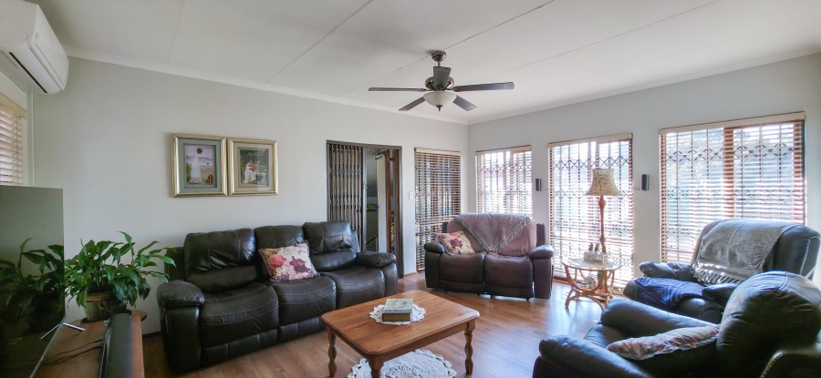 3 Bedroom Property for Sale in Garsfontein Gauteng