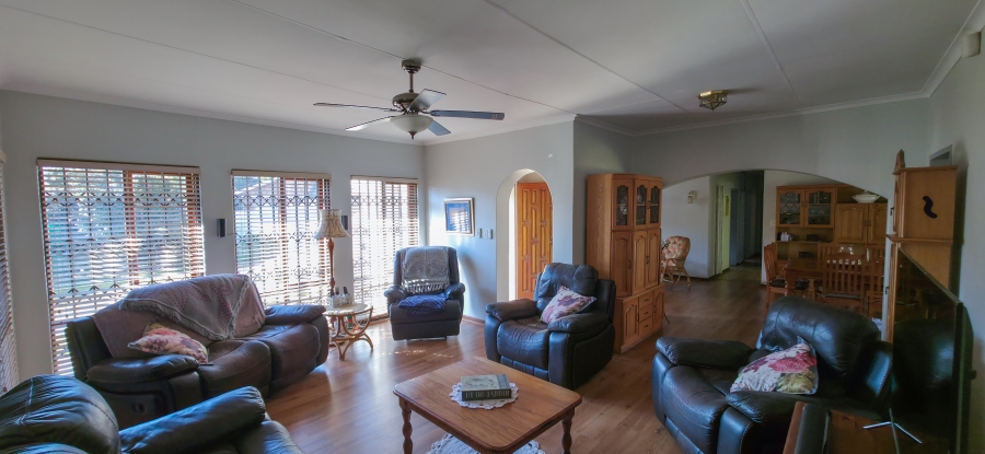 3 Bedroom Property for Sale in Garsfontein Gauteng