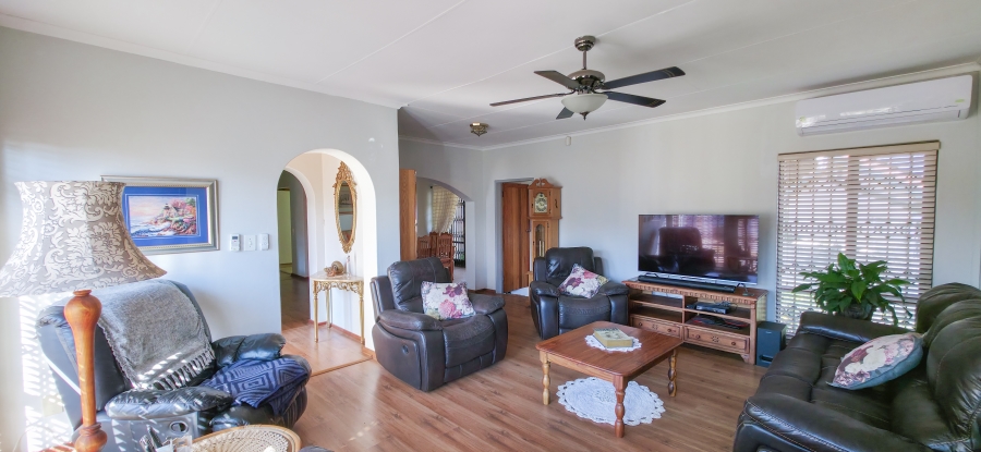 3 Bedroom Property for Sale in Garsfontein Gauteng
