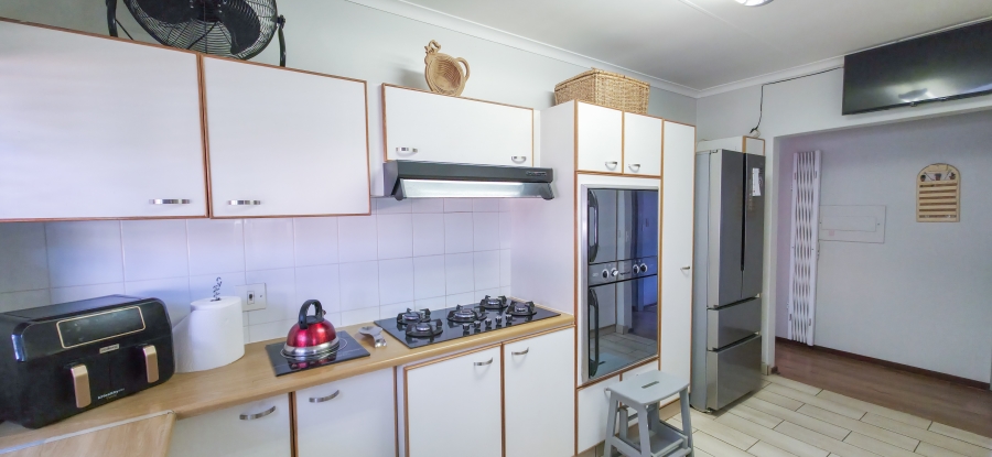 3 Bedroom Property for Sale in Garsfontein Gauteng