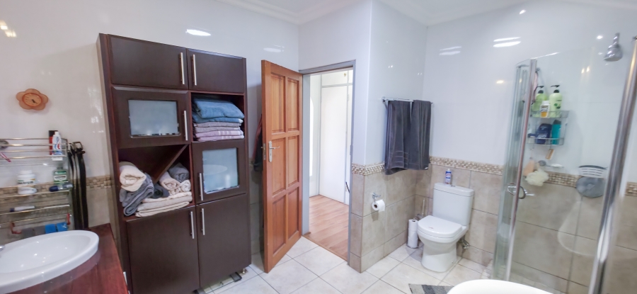 3 Bedroom Property for Sale in Garsfontein Gauteng
