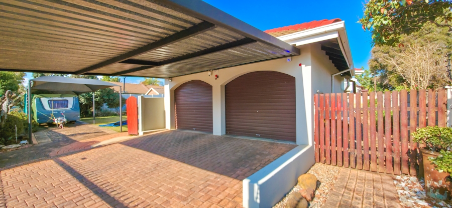 3 Bedroom Property for Sale in Garsfontein Gauteng