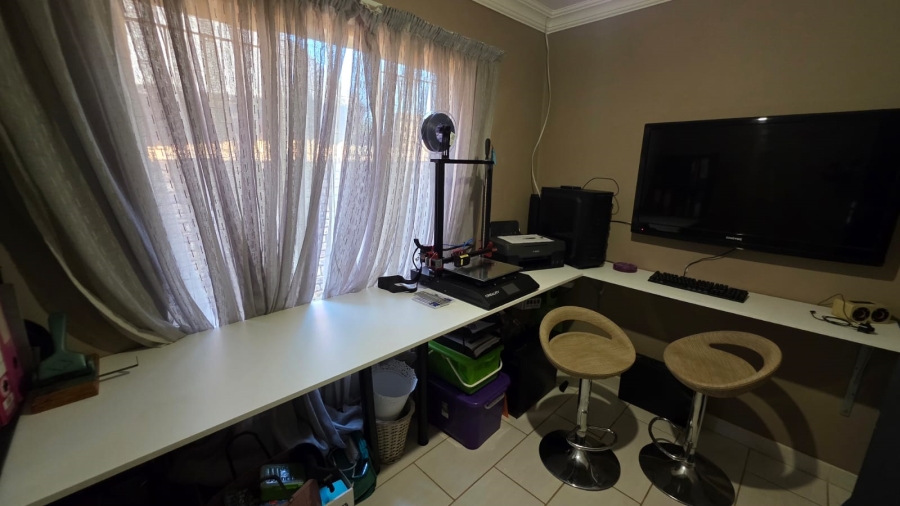 3 Bedroom Property for Sale in Doornpoort Gauteng