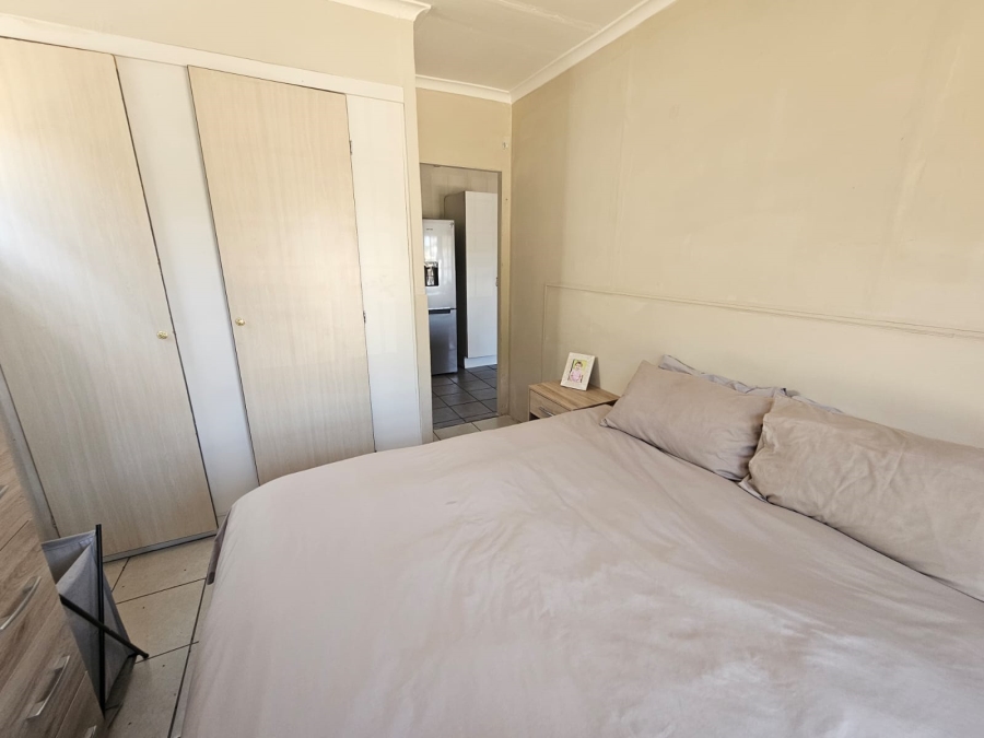 To Let 1 Bedroom Property for Rent in Brackendowns Gauteng