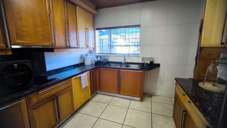 4 Bedroom Property for Sale in Brackenhurst Gauteng