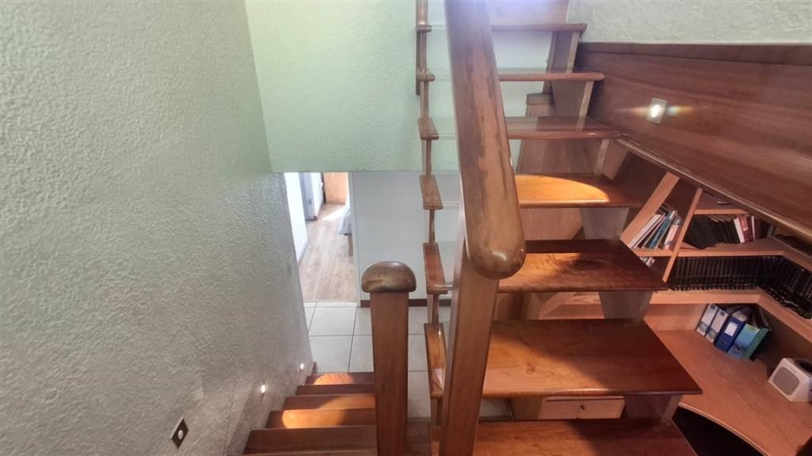 4 Bedroom Property for Sale in Brackenhurst Gauteng