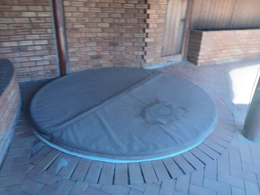 4 Bedroom Property for Sale in Brackenhurst Gauteng