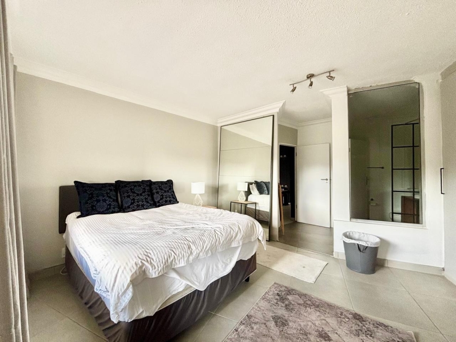 To Let 2 Bedroom Property for Rent in Sandhurst Gauteng