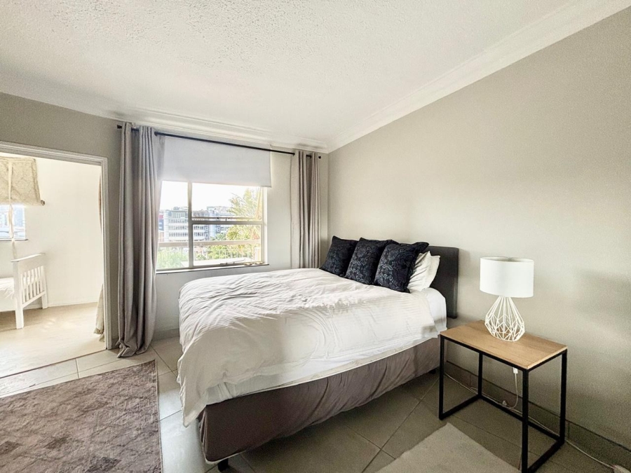 To Let 2 Bedroom Property for Rent in Sandhurst Gauteng