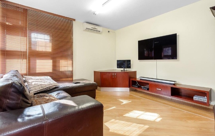 4 Bedroom Property for Sale in Faerie Glen Gauteng