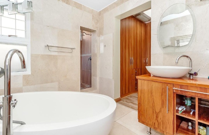 4 Bedroom Property for Sale in Faerie Glen Gauteng