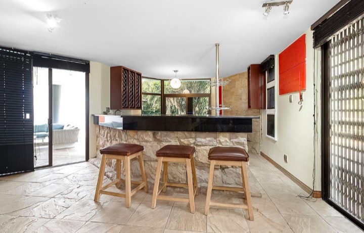 4 Bedroom Property for Sale in Faerie Glen Gauteng